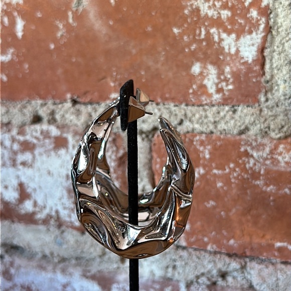 New Alexis Bittar Liquid Metal Rhodium Plated Hoop Earrings - Picture 5 of 9